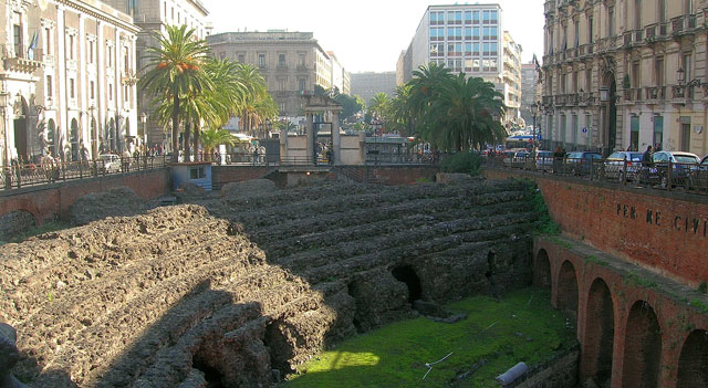 Rovine della città antica in P.zza Stesicoro